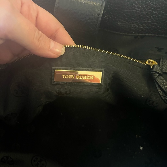 Tory Burch Black Shoulder Bag - Picture 4 of 10